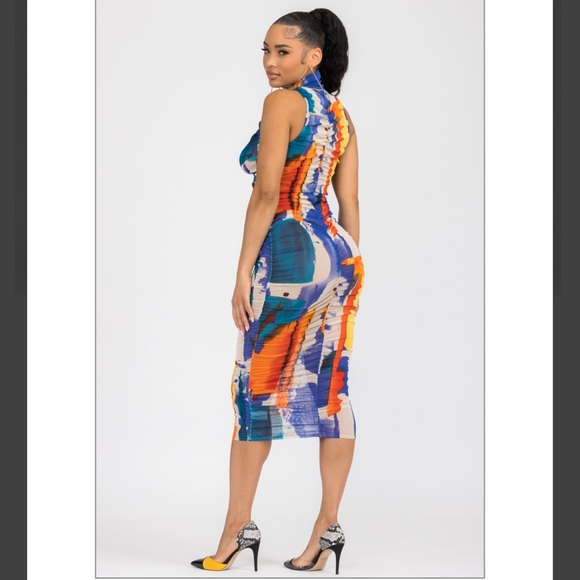 New! Color Splash Scrunch Fitted Dress - Picture 7 of 12
